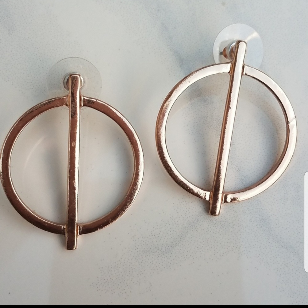 New gold stud earrings